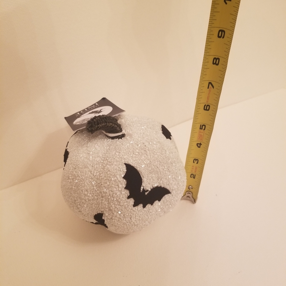 New Embellished Beaded Faux Velvet Bat Pumkin - Picture 2 of 5